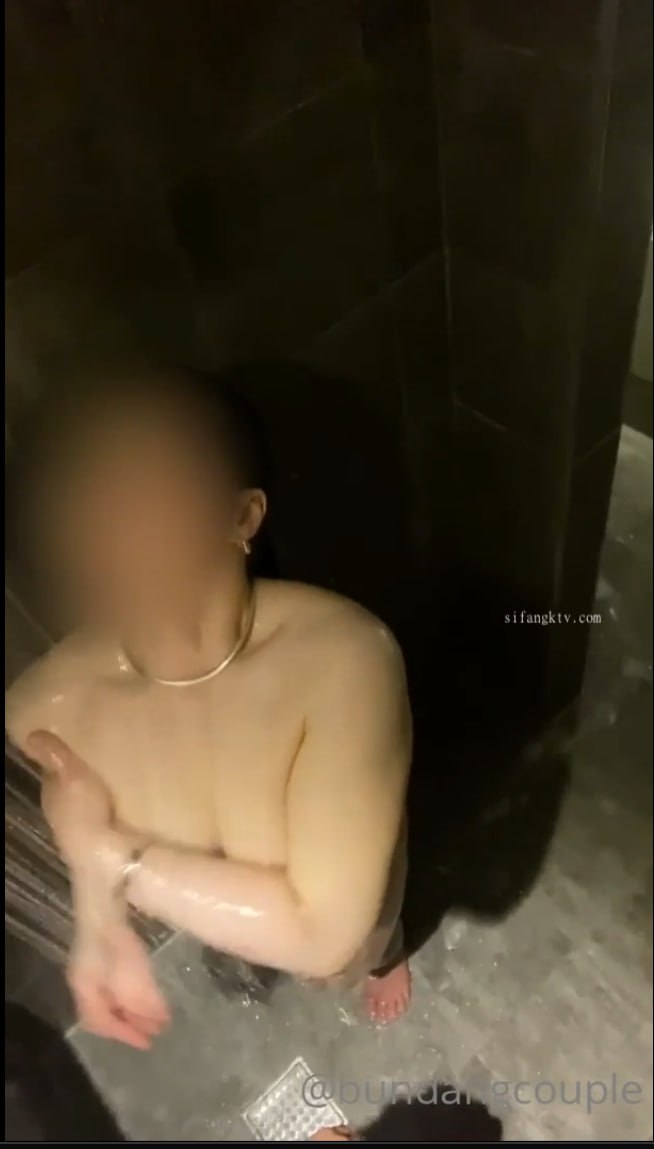 OKAX-910 腋臭無くしては生きられない！普段はあまり見せることのない蒸れた腋で男を魅了するワキ美女20名収録！
